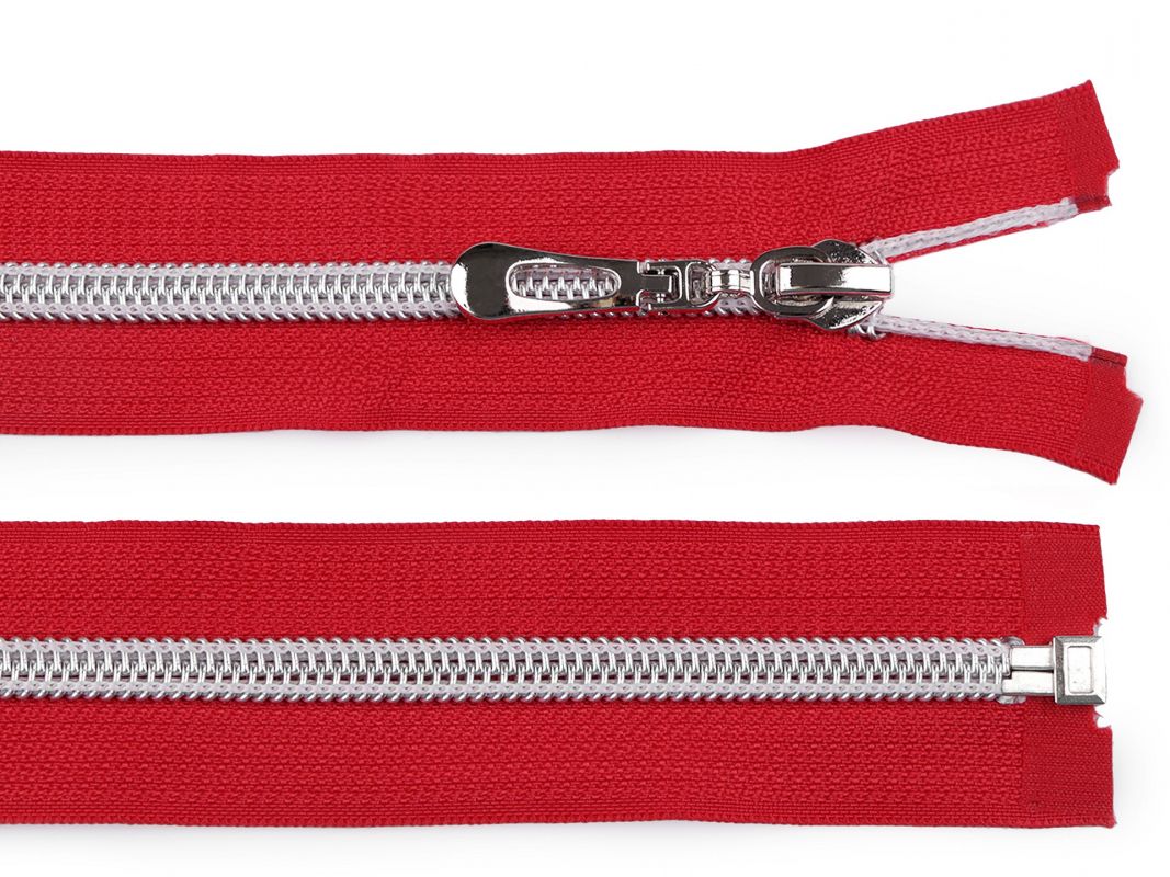 Zip spirálový se stříbrnými zoubky 50 cm - červený