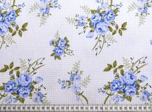 Satén bavlněný bílý s modrými květy