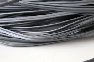 Paspule z PVC pro vymezení prostoru mezi dvěma materiály