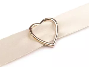 Průvlek srdce 30x29 mm - zlatý - ukázka použití
