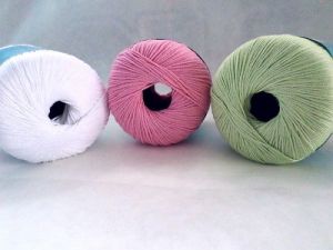 Háčkovací příze - ve třech barvách | Bílá háčkovací příze, Růžová háčkovací příze, Zelená háčkovací příze