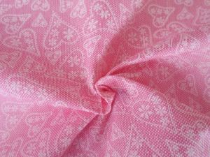 Růžová bavlna - plátno s krajkovými srdíčky
