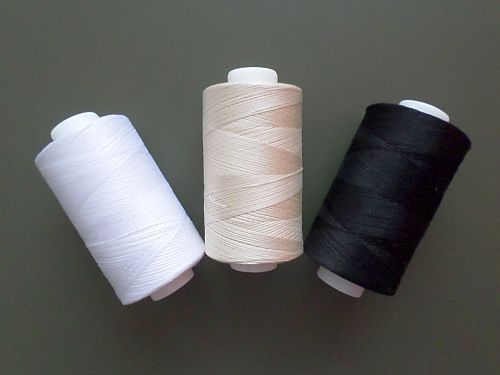 Nit bavlněná bílá, smetanová, černá