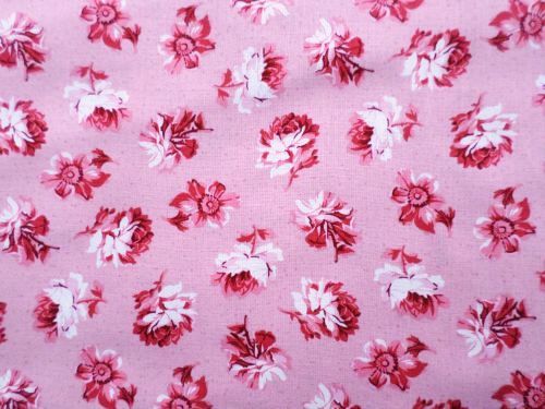 Bavlna růžová s květy š. 110 cm
